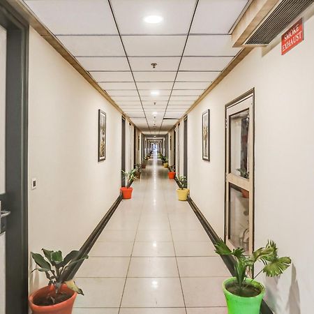 Collection O Limewood Stay Gurgaon Exteriör bild