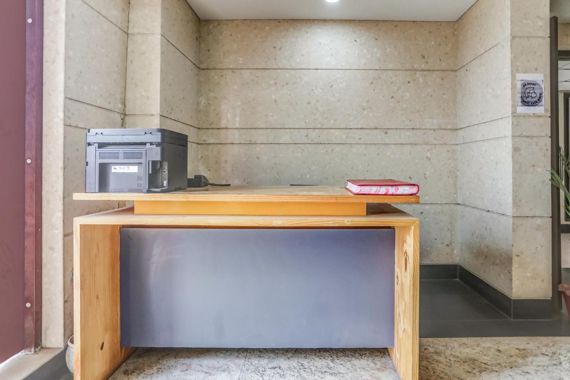 Collection O Limewood Stay Gurgaon Exteriör bild